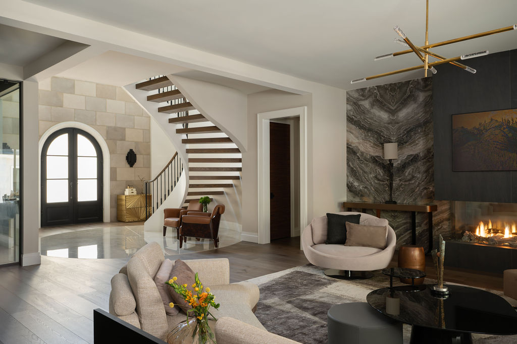 Luis Home Sitting Area